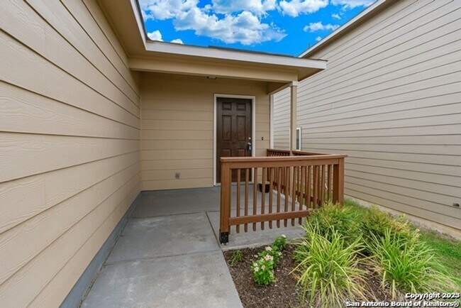 Foto del edificio - 3 Bedroom/2 Bath Silver Canyon Subdivision