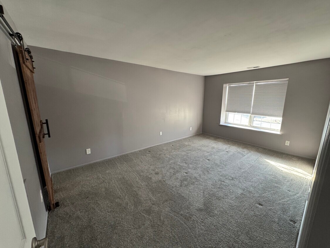 Foto del edificio - 1502B Denham Ct