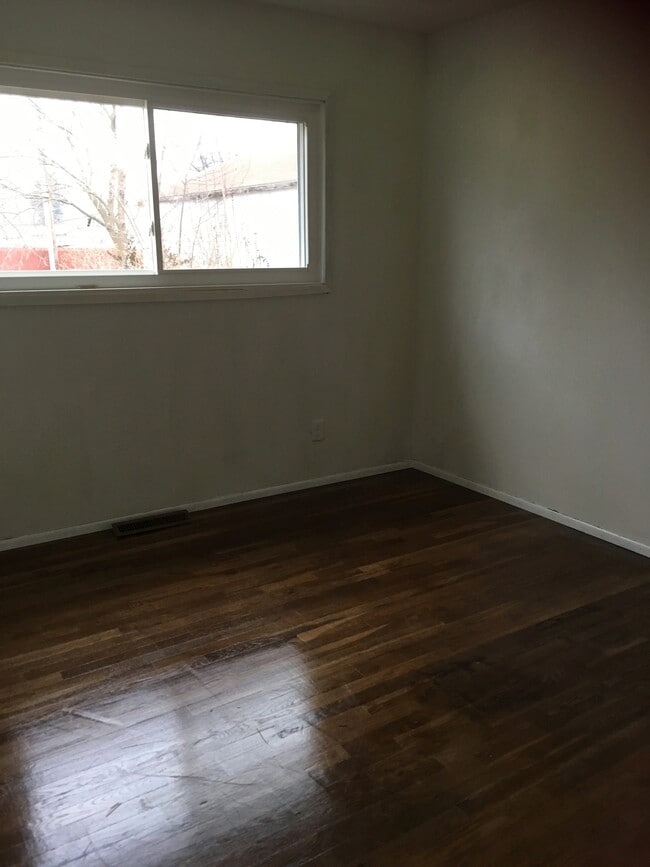 bedroom 3 - 3895 Laguna Drive