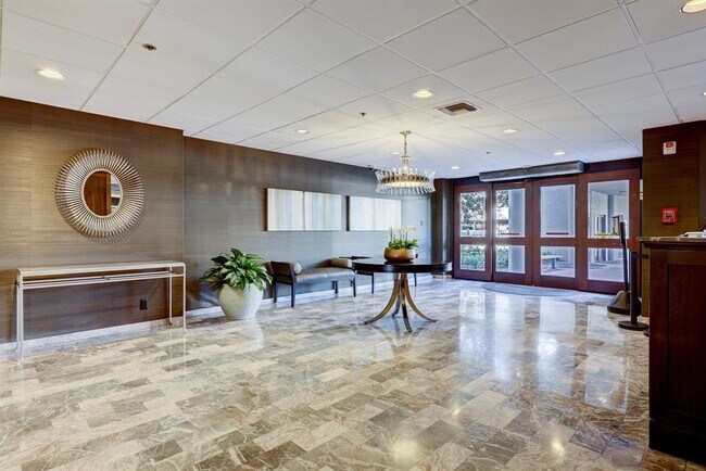 Foto del edificio - 40 N Interstate Hwy 35