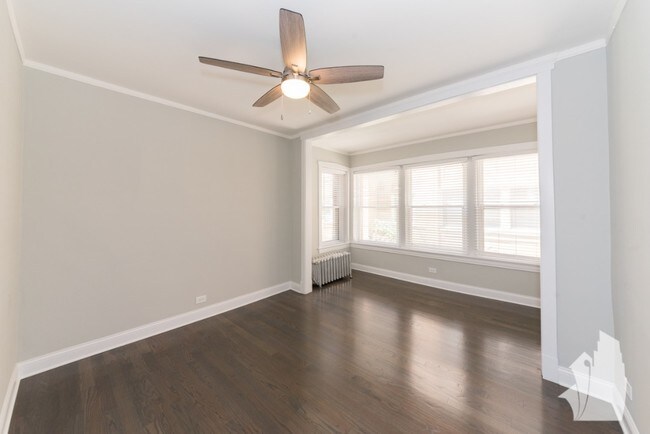 Foto del edificio - 5045 N Damen Ave