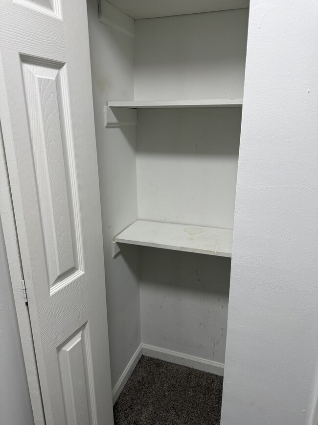 Building Photo - 103 Stone Tree Dr