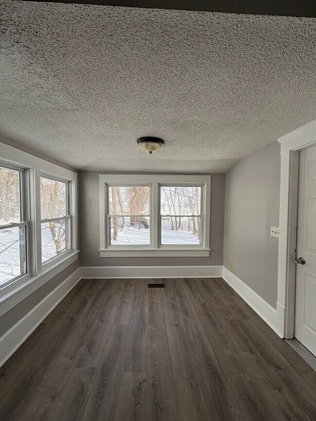 Foto del edificio - 729 Mallison Ave