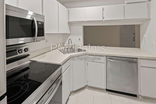 Foto del edificio - 1236 Pine Ridge Cir W