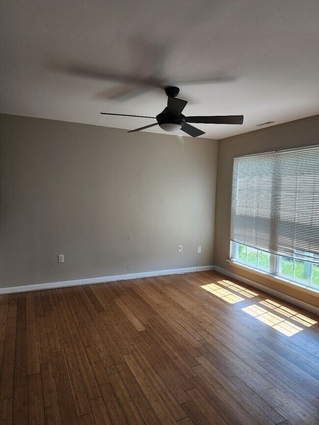 Foto del edificio - COMING SOON - TOWNHOUSE IN NEWARK/BEAR AREA