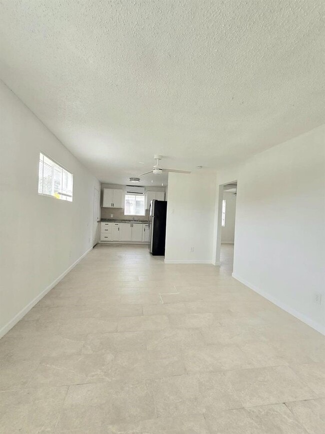Building Photo - 3823 Mt Pleasant St