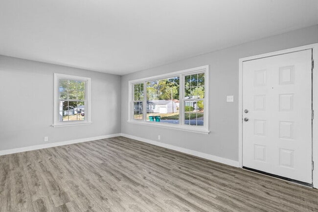 Photo - 1122 Roxton Dr House