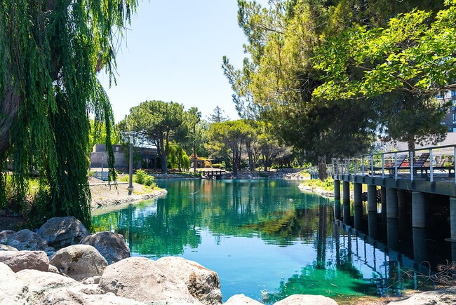 Building Photo - 1250 Lakeside