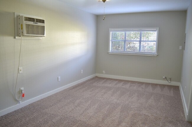 Foto del edificio - Adorable 1bed/1 bath home nestled between ...