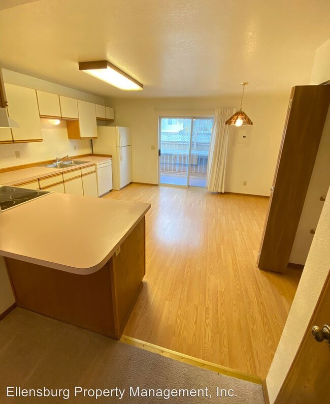 Foto del edificio - 2 br, 1 bath Apartment - 1108 N Alder St.