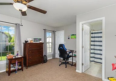 Foto del edificio - 459 Stonehedge Ln
