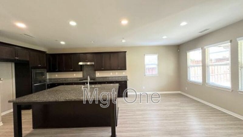 Foto principal - 28244 Millstream Ct