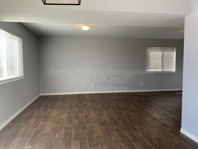 Building Photo - 3875 Reindeer Cir