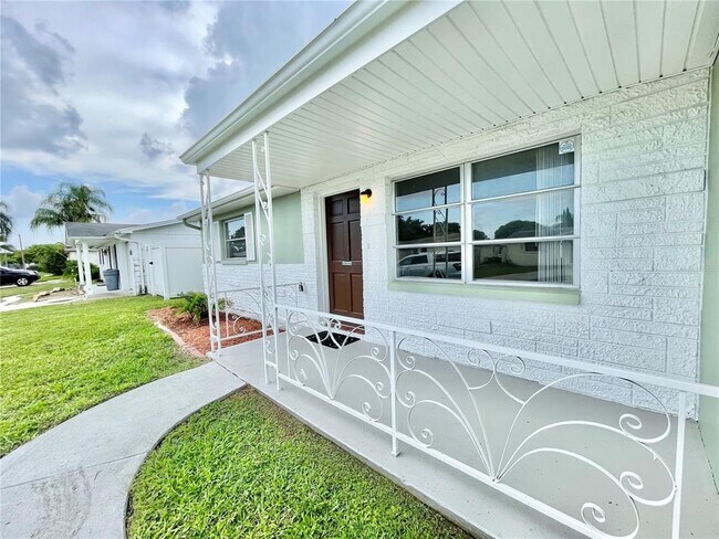 Foto del edificio - 10014 Sleepy Hollow Ln