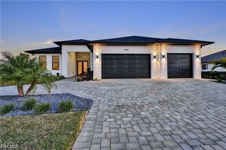 Building Photo - 2596 Surfside Blvd