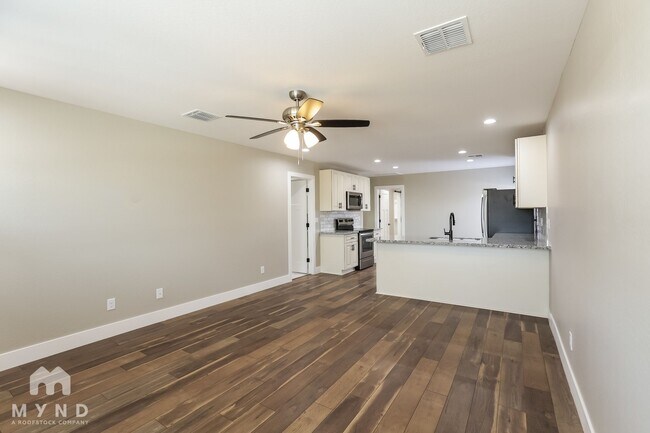 Foto del edificio - 5108 S 23rd Ave