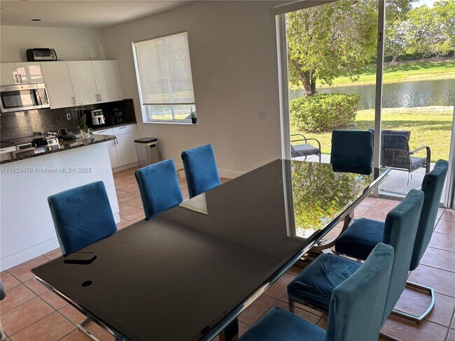 Foto del edificio - 4361 Dogwood Cir