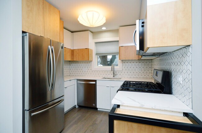 Foto del edificio - Spacious One Bedroom in Edgewater