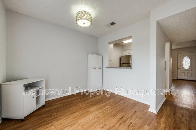 Foto del edificio - 604 Meadow View Ct