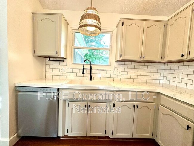 Building Photo - 8108 S 152nd Ave