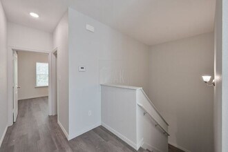 Building Photo - 1614 Ash Crescent St