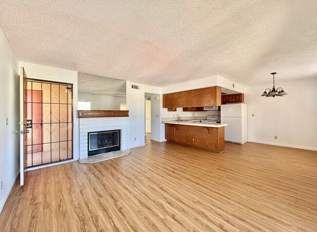 Building Photo - 4310 Sanderling Cir