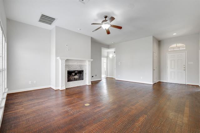 Foto del edificio - 1424 Lomond Ct
