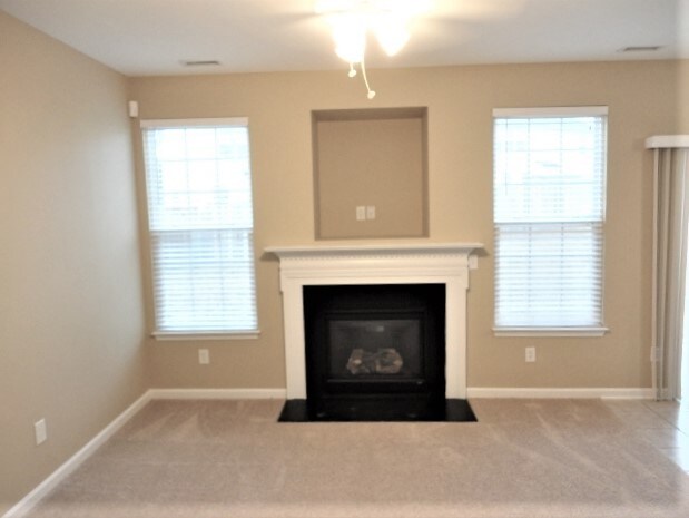 Foto del edificio - 2626 Dutch Grove Cir