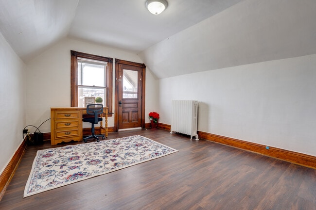 Building Photo - 1102 Sunset Ave