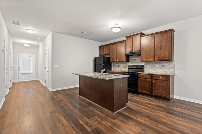 Foto del edificio - 3 Bedroom Townhome in Jonesboro!