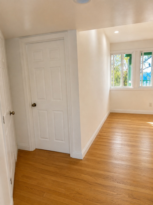 Building Photo - 1404 San Remo Dr