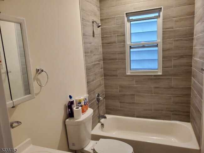 Building Photo - 36 Arverne Terrace