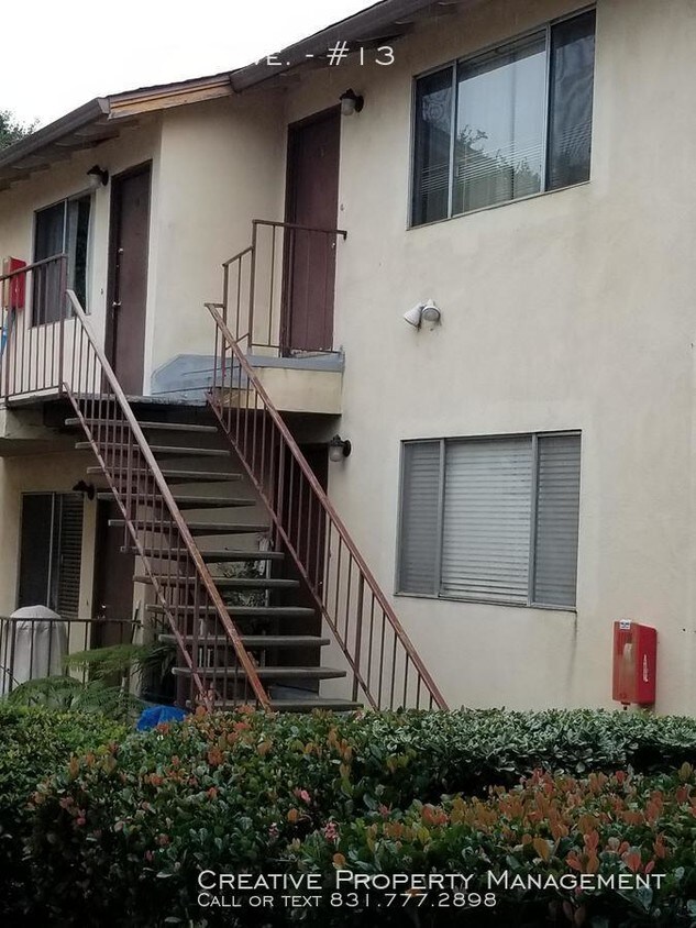 Foto principal - 2 Bedroom Apartment in Monterey, CA