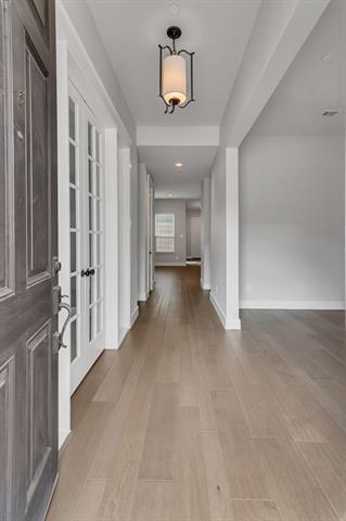 Foto del edificio - 8761 Bridge St