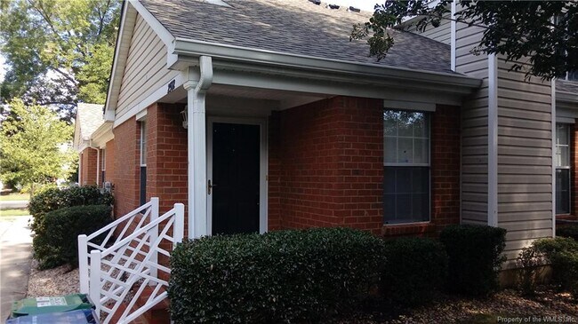 Building Photo - 2502 Westgate Cir