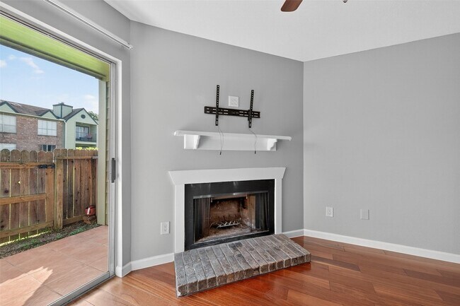 Foto del edificio - 18800 Egret Bay Blvd