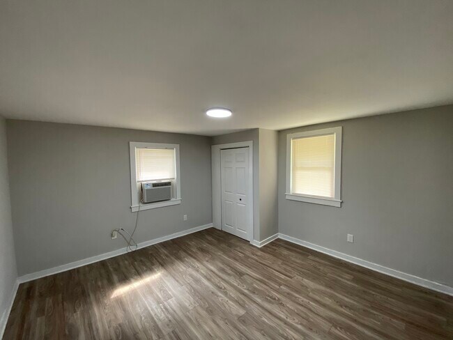 Foto del edificio - 1810 Hemlock Ave