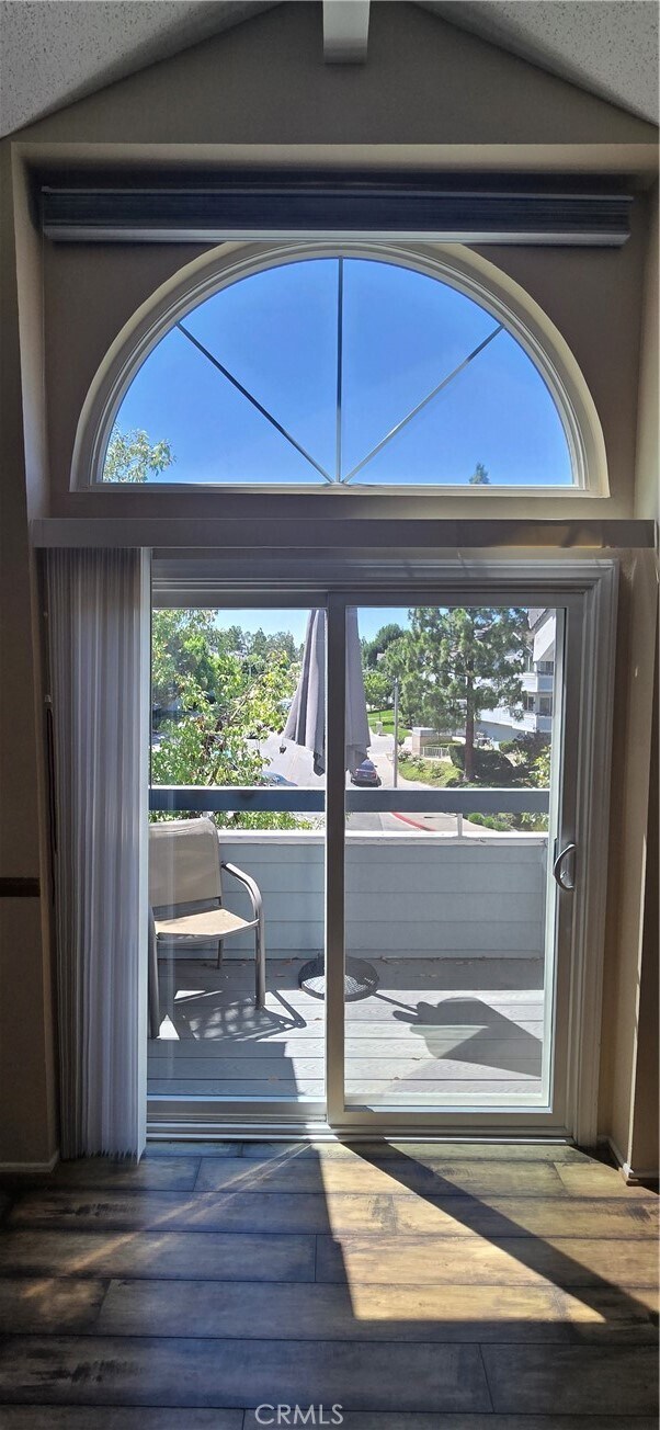 Foto del edificio - 26914 Rainbow Glen Dr