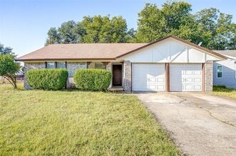 Building Photo - 385 NW Newton Dr