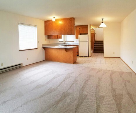 Great Room - 919 28th St NE