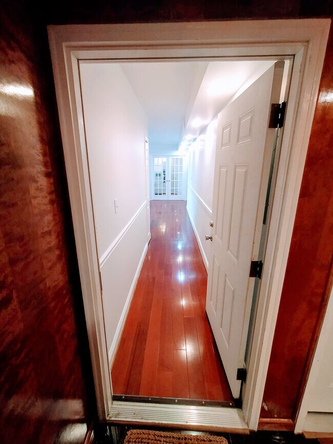 Entrada al condominio - 1125 12th St NW