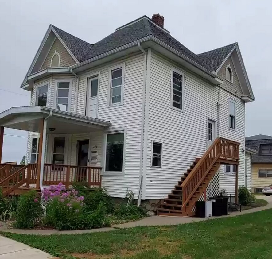 480 Irene St Unit Upstairs, Platteville, WI 53818 Apartments in