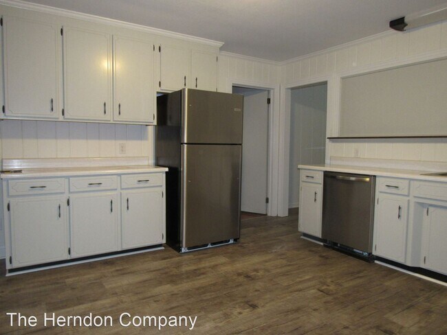 Building Photo - 3 br, 2 bath House - 201 E. Park Avenue