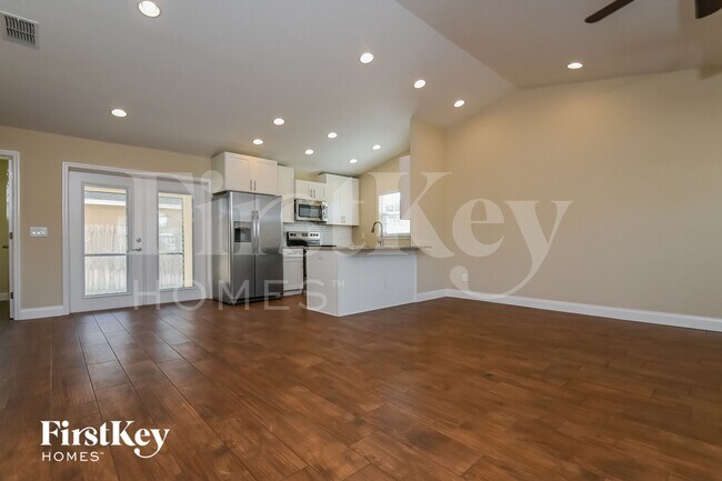 Foto del edificio - 201 Madalyn Ct