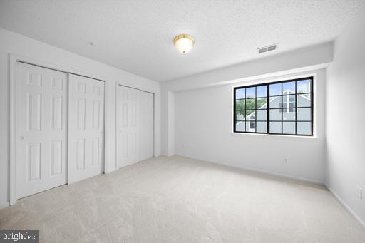 Foto principal - 7013 Birkenhead Pl