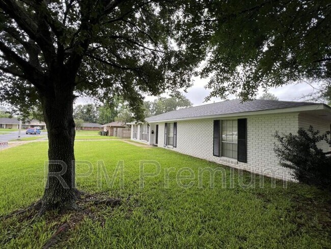 Foto del edificio - 464 Wilton Dr