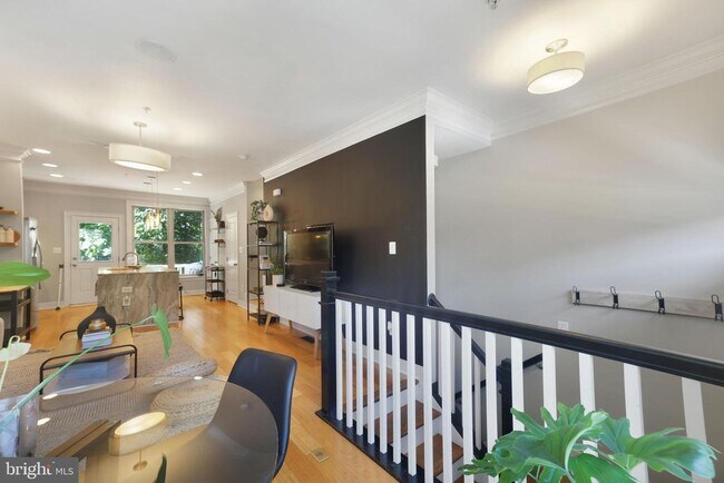 Foto del edificio - 2188 Half Moon Pl NE