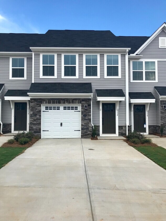 Primary Photo - Roseridge Drive, 112 LEASE ONLY