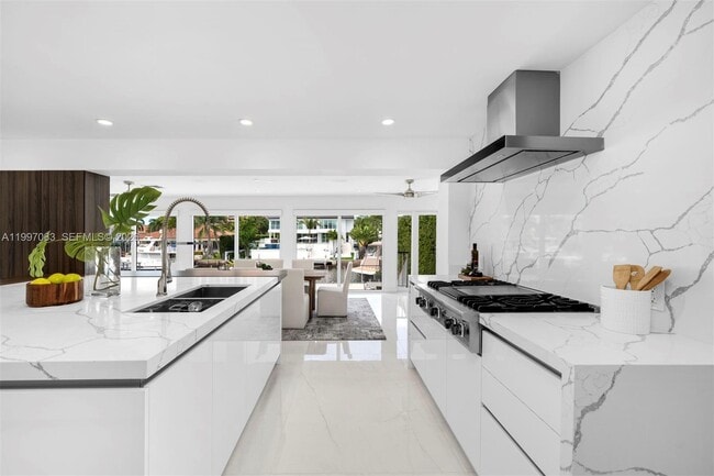 Building Photo - 6832 Sunrise Ct