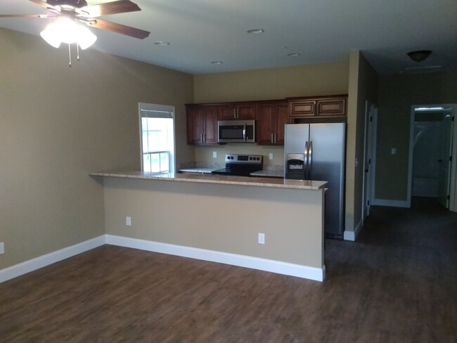 Building Photo - 3 BD 2 BA APT FOR RENT